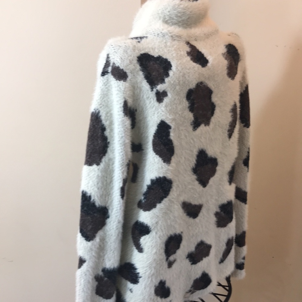 Entro Animal Print Long Sleeve Sweater - Picture 6 of 8
